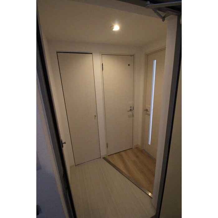 物件内観写真13　(玄関)