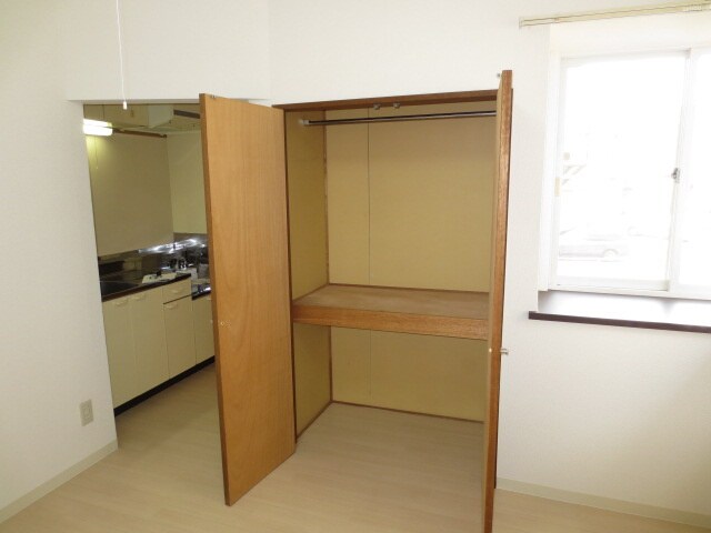 物件内観写真7　(収納)