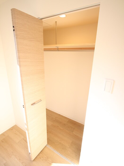 物件内観写真12　(収納)