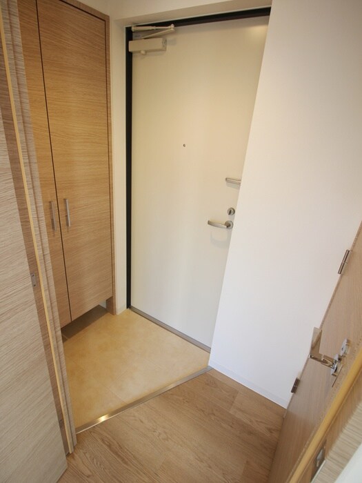 物件内観写真13　(玄関)