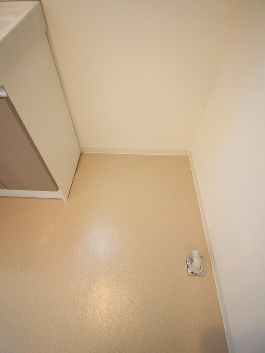 物件内観写真15　(洗濯機置場)