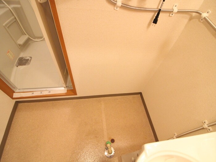 物件内観写真18　(洗濯機置場)