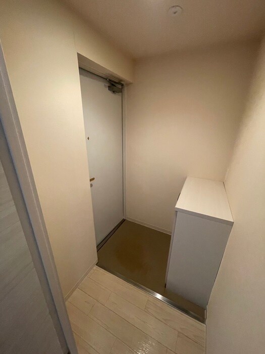 物件内観写真16　(玄関)
