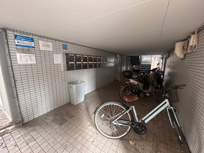 物件外観写真6　(駐輪場)