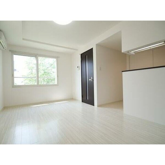 物件内観写真4　(居室)