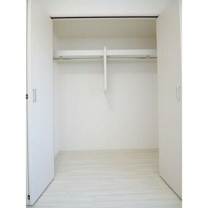 物件内観写真6　(収納)