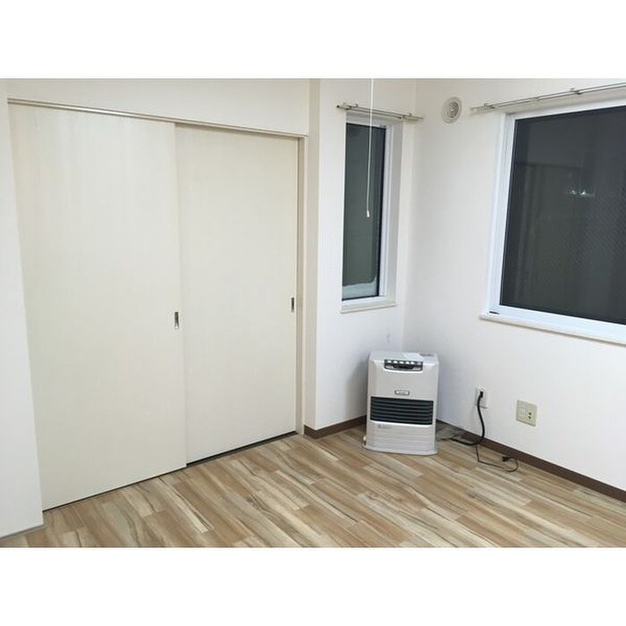 物件内観写真2　(居室)