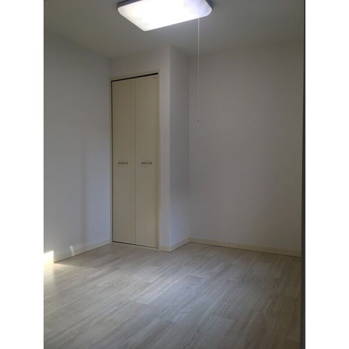 物件内観写真3　(居室)