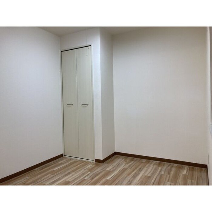 物件内観写真3　(居室)