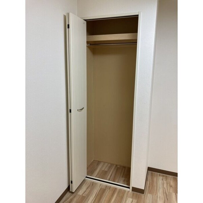 物件内観写真4　(収納)