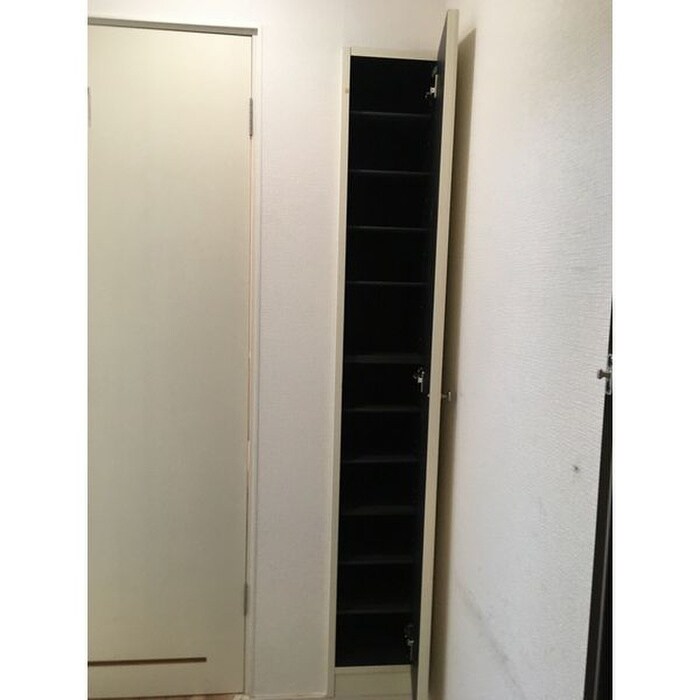 物件内観写真9　(靴箱)