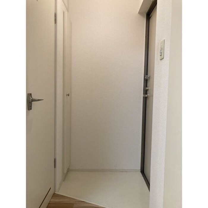 物件内観写真9　(玄関)