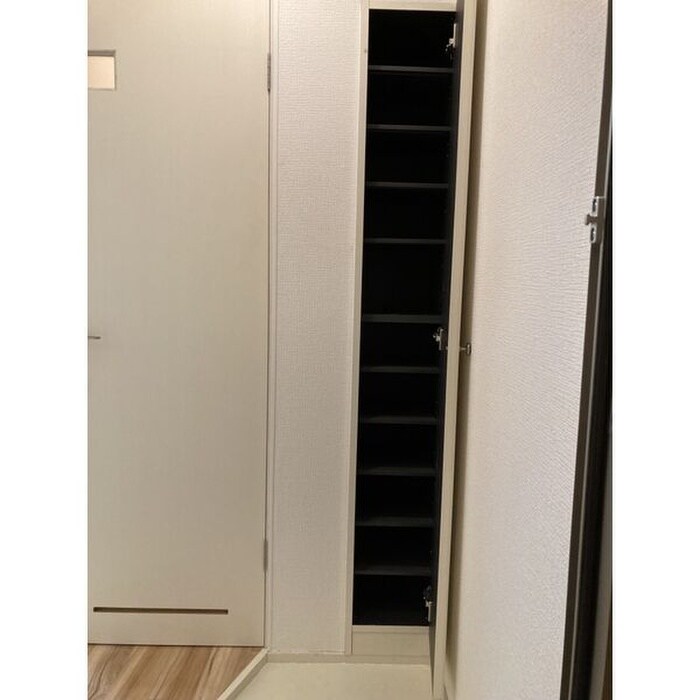 物件内観写真10　(靴箱)