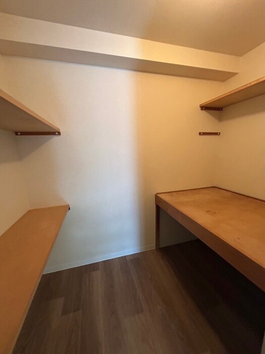 物件内観写真18　(収納)