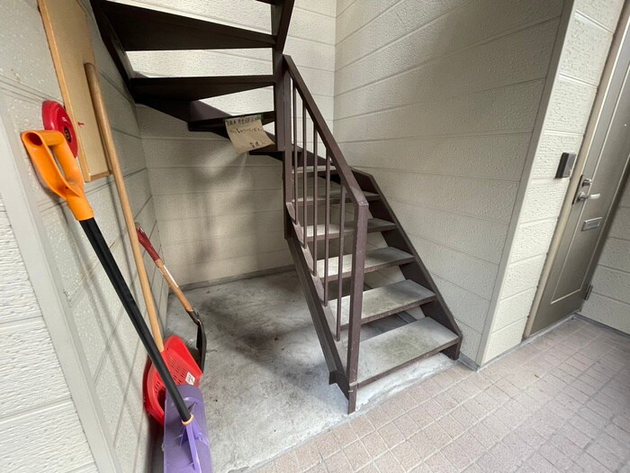 物件外観写真6　(エントランス部分)