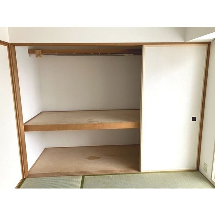 物件内観写真12　(収納)