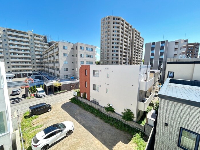 物件内観写真22　(室内からの展望)