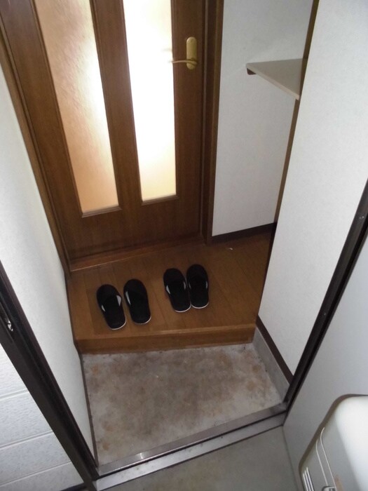 物件内観写真13　(玄関)