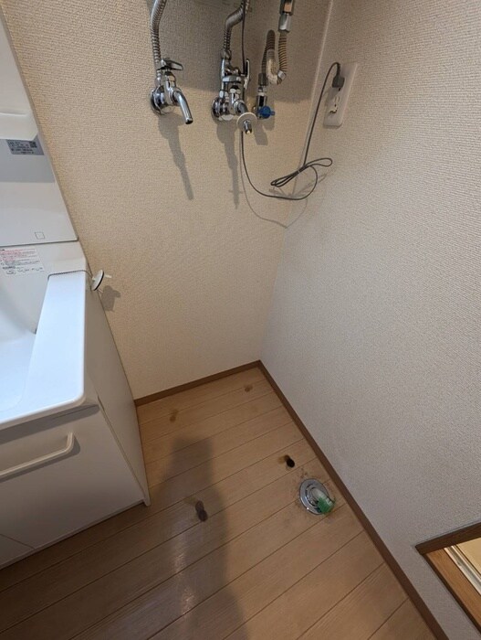 物件内観写真14　(洗濯機置場)