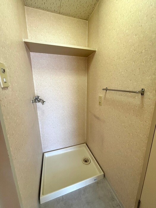 物件内観写真16　(洗濯機置場)