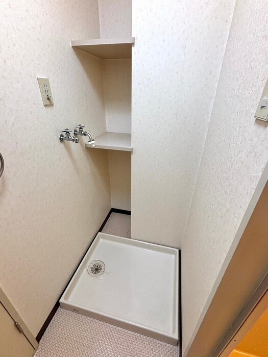 物件内観写真17　(洗濯機置場)