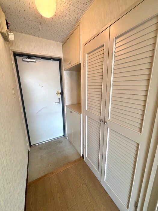 物件内観写真17　(玄関)