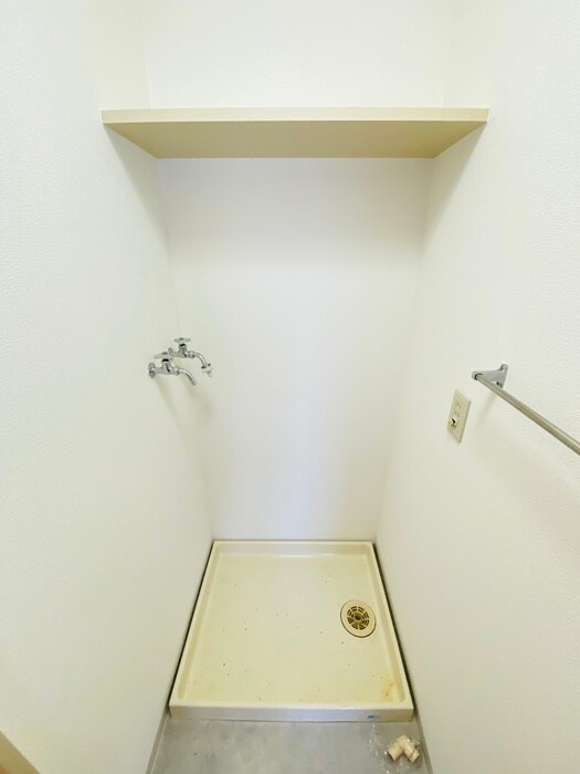 物件内観写真18　(洗濯機置場)