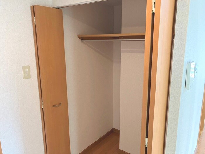 物件内観写真15　(収納)