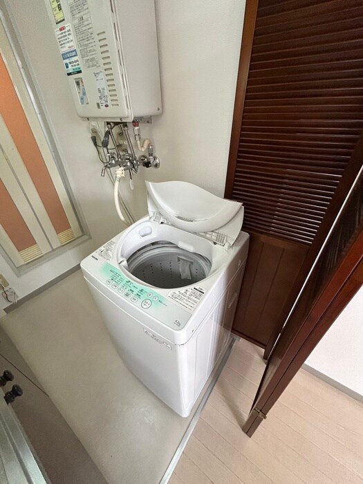 物件内観写真17　(洗濯機置場)