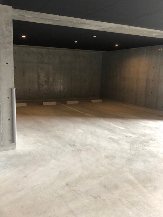 物件外観写真3　(駐車場)