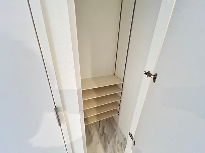 物件内観写真18　(靴箱)