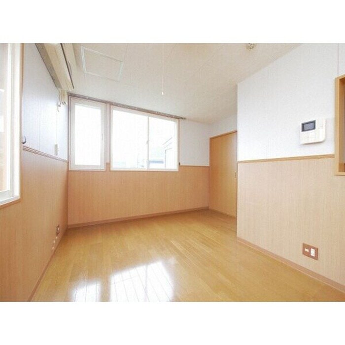 物件内観写真2　(居室)