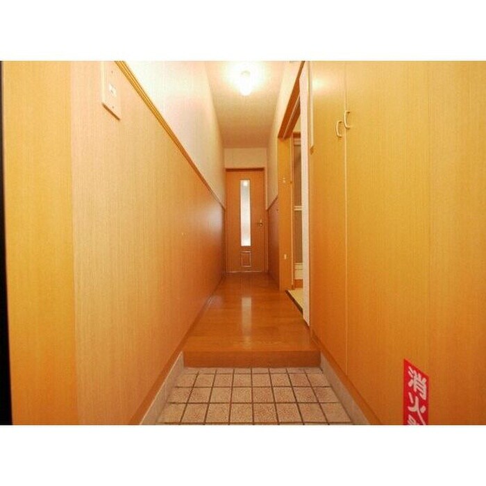物件内観写真8　(玄関)