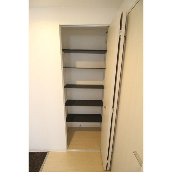 物件内観写真14　(玄関)