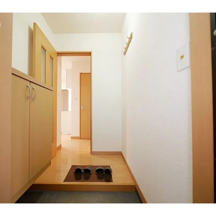 物件内観写真9　(玄関)