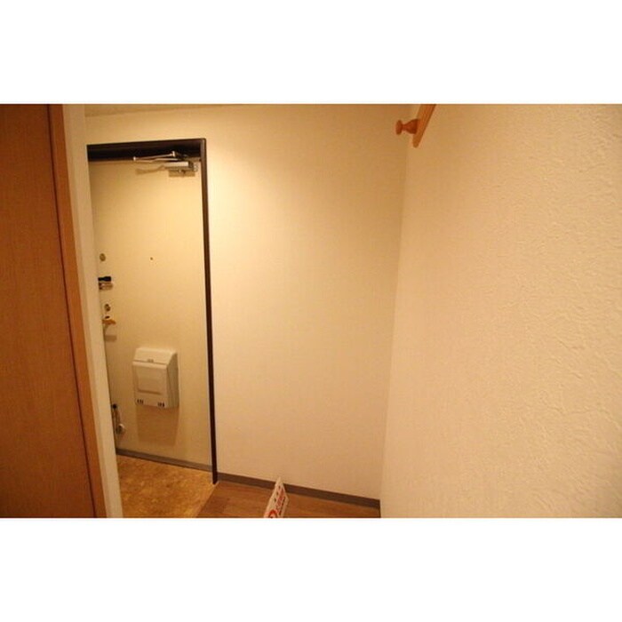 物件内観写真15　(玄関)