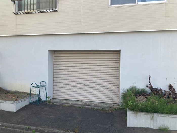 物件外観写真5　(駐車場)