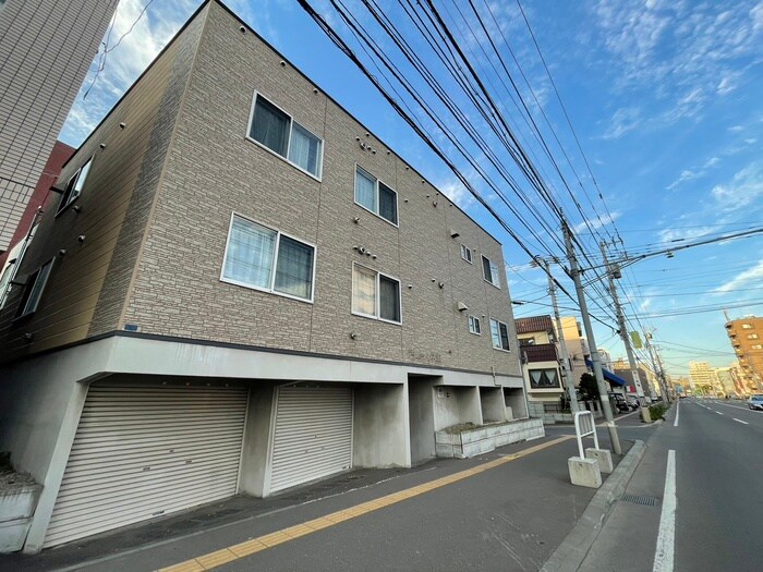 物件外観写真2　(外観写真)