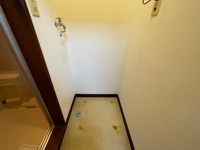 物件内観写真18　(洗濯機置場)