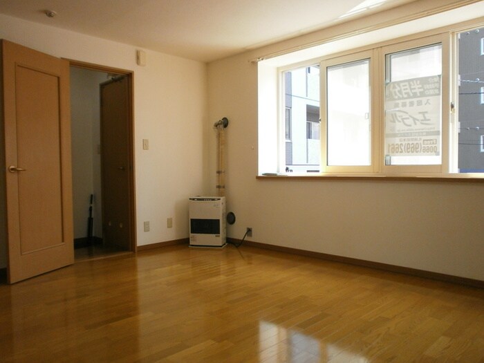 物件内観写真3　(居室)