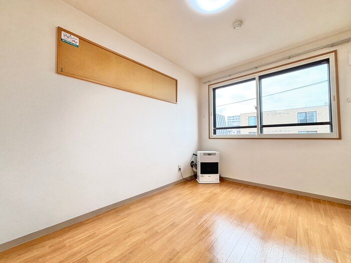 物件内観写真6　(居室)