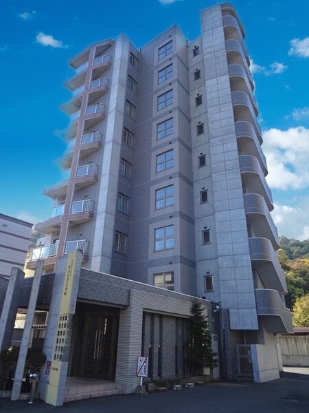 リライエンス円山外観写真