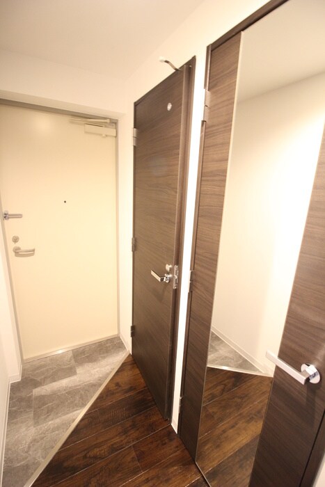 物件内観写真18　(玄関)