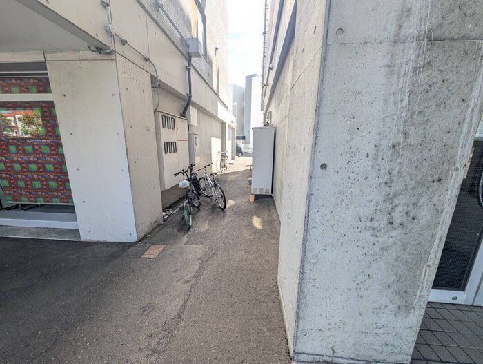 物件外観写真4　(駐輪場)