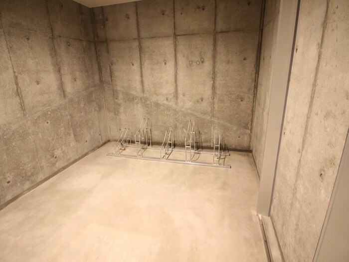 物件外観写真6　(駐輪場)