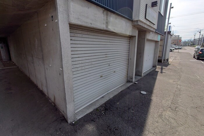 物件外観写真5　(駐車場)