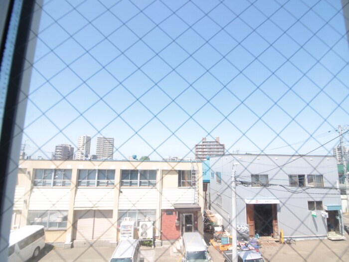 物件内観写真12　(室内からの展望)