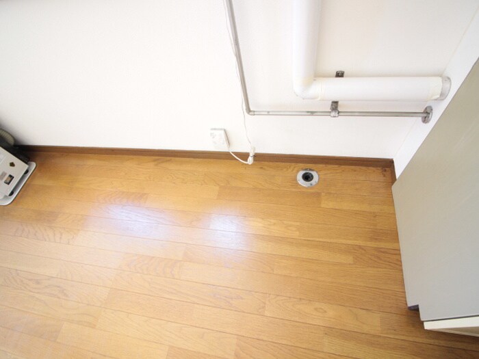 物件内観写真16　(洗濯機置場)