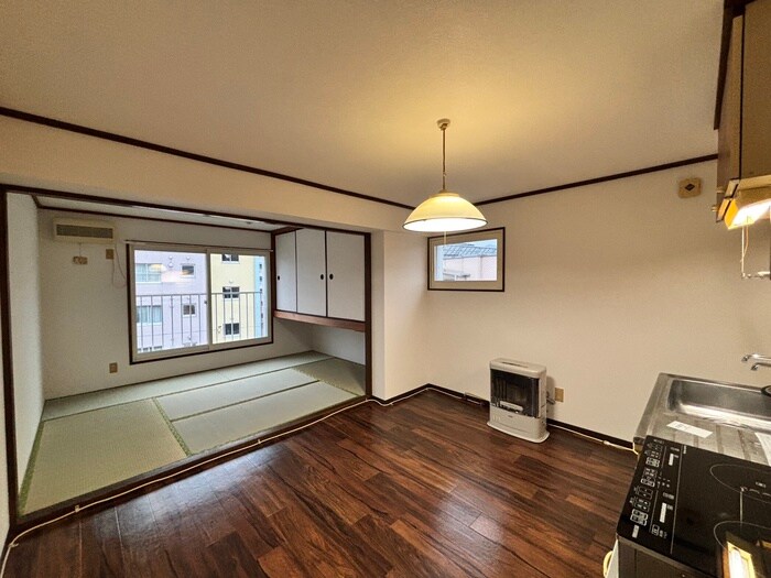 物件内観写真8　(居室)