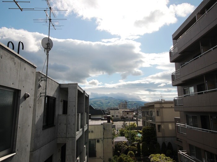 物件内観写真22　(室内からの展望)